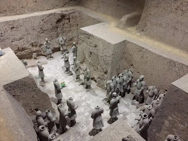 Các chiến binh đất nung nhà Tần đều khác nhau về hình dáng khuôn mặt, hình dáng cơ thể, biểu cảm